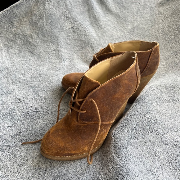 Enzo, leather lace boot wedge. - Picture 3 of 5